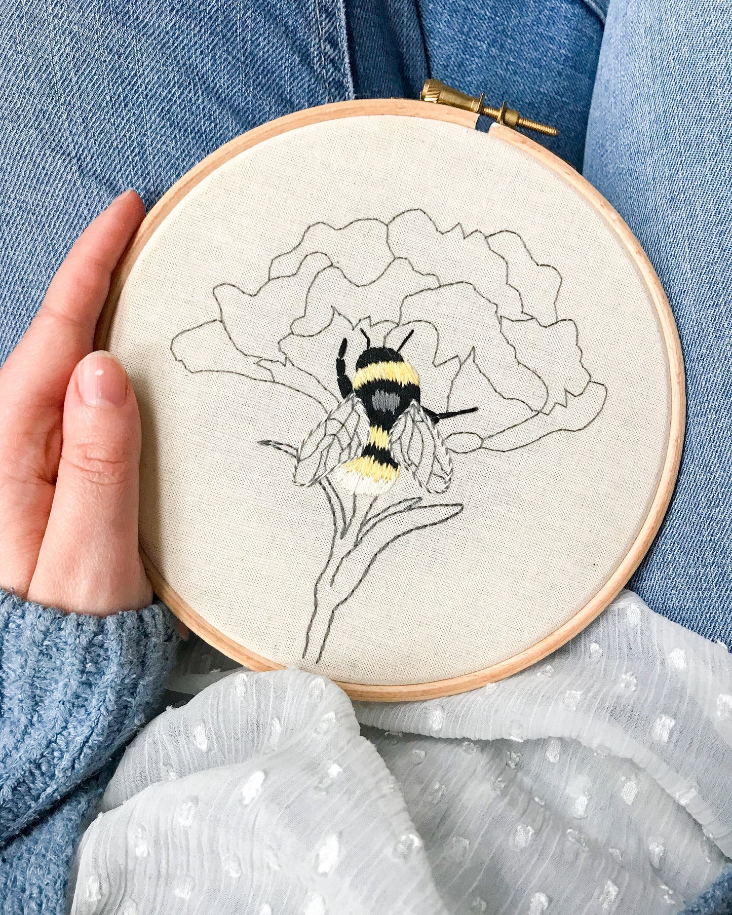 'Beautiful Bee' Beginner Embroidery Pattern - Download PDF